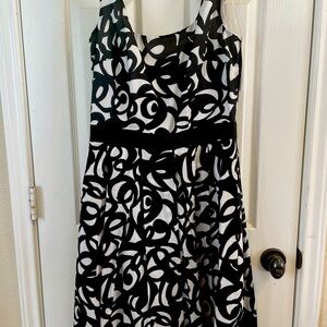 NWT flattering A line black and white pattern dress